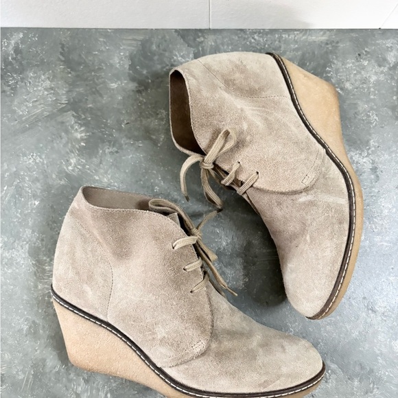 J Crew light tan suede macalister wedge booties size 7 - Picture 3 of 10